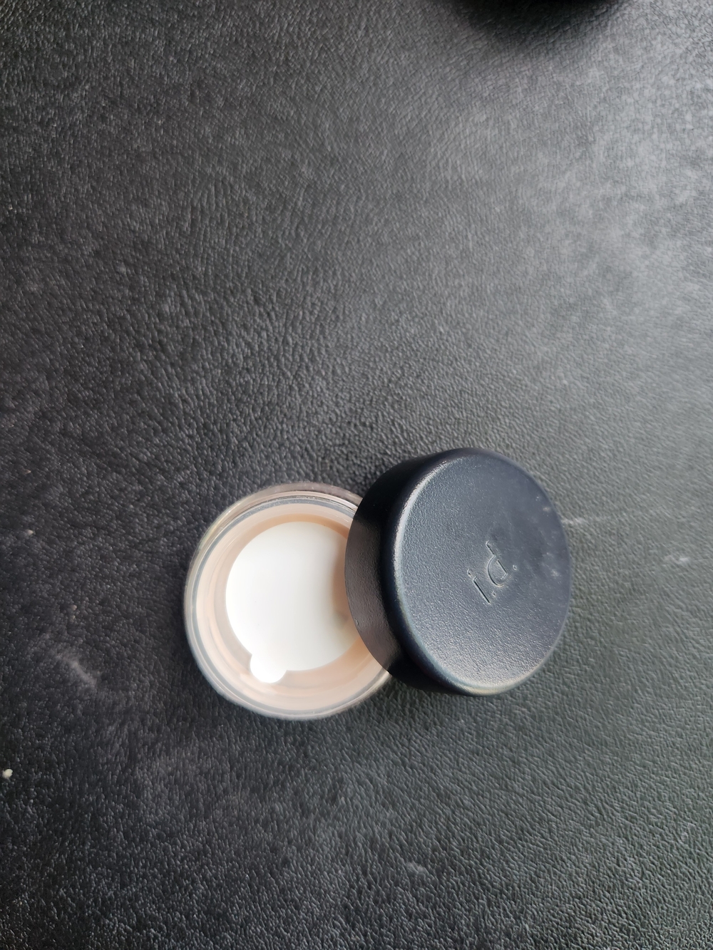 Bare Escentuals Mineral Veil Setting Powder 0.2oz - Picture 3 of 3